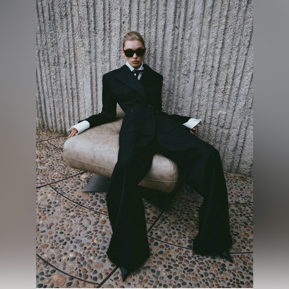 NEW Helsa The Tuxedo Jacket - Picture 7 of 11